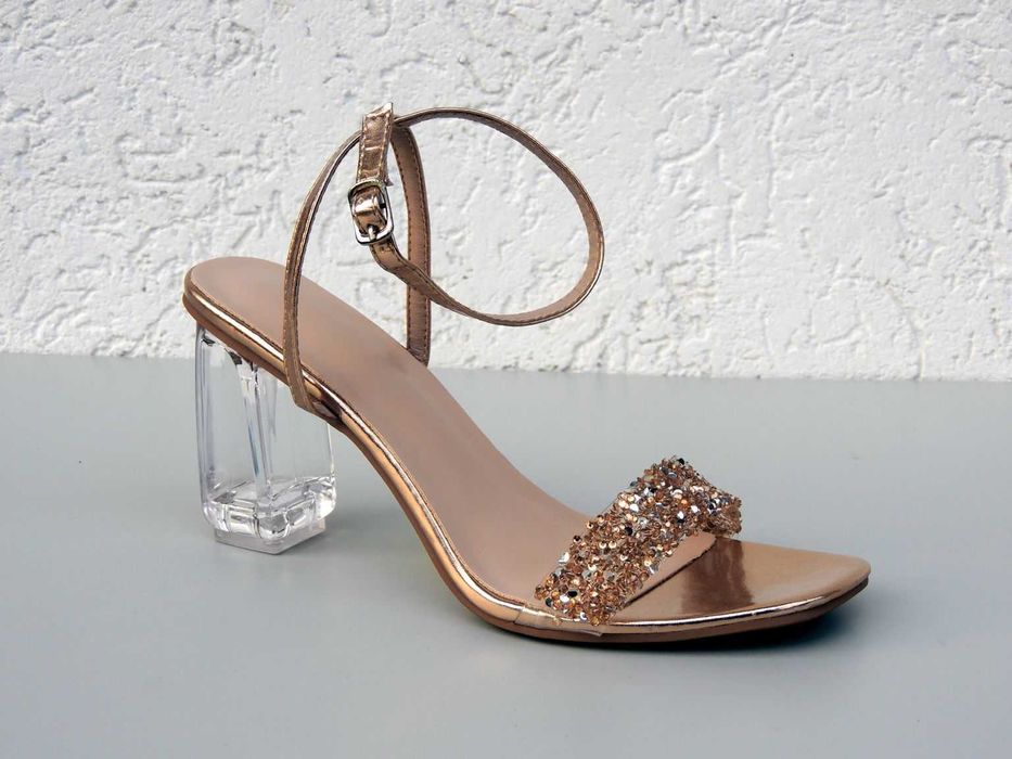 Złote sandałki rozmiar 42.