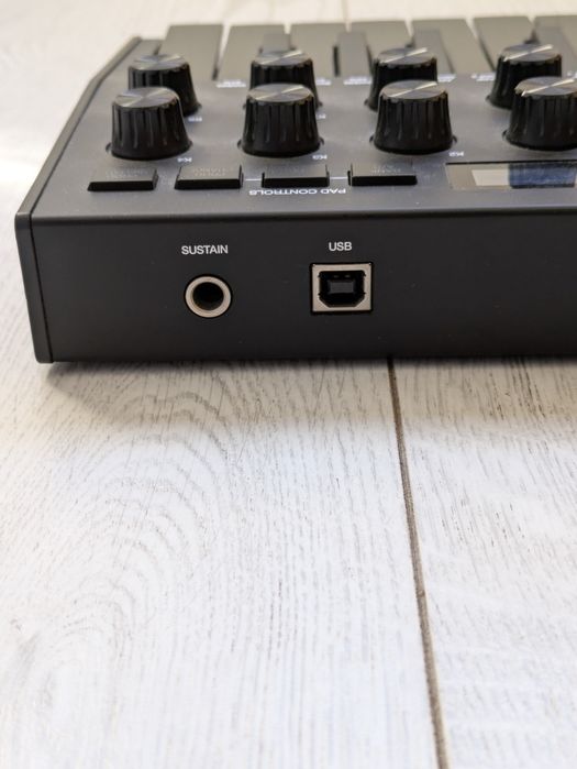 AKAI MPK Mini Profissional