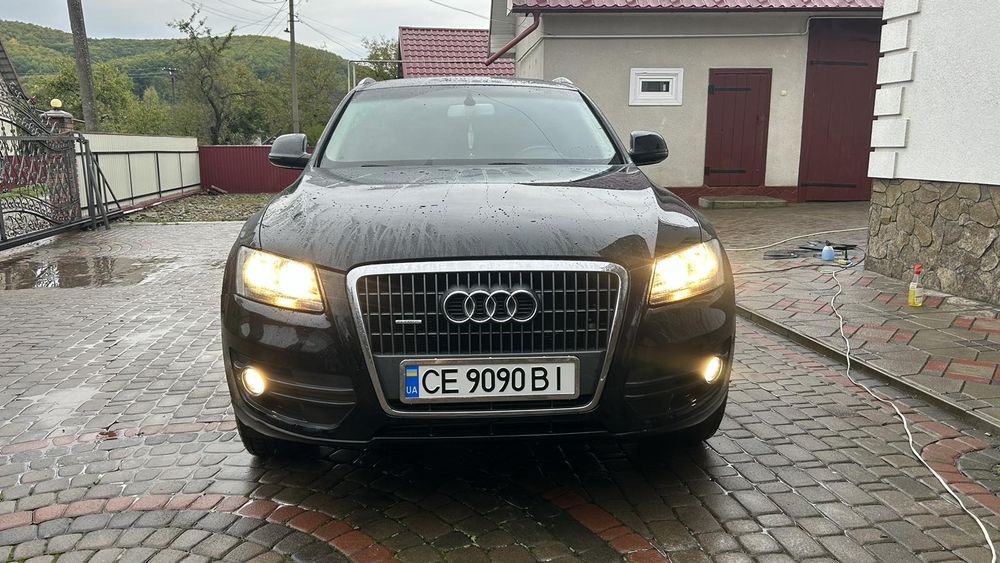 Продам машину ауді Q5