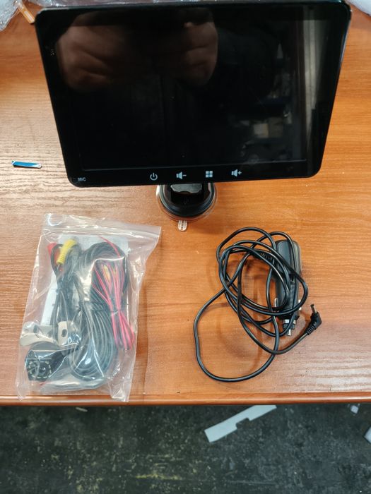 Nowa kamera cofania z wyświetlaczem