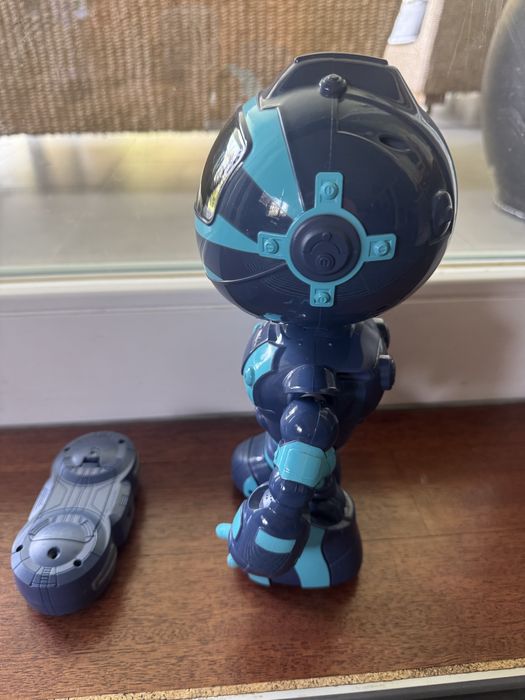 Robot tańczący zdalnie sterowany TFB