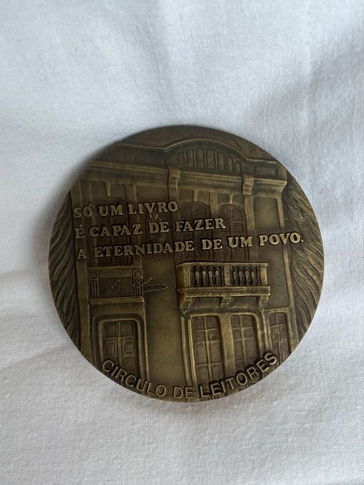 Medalha bronze Eça de Queiroz - escultor Cabral Antunes