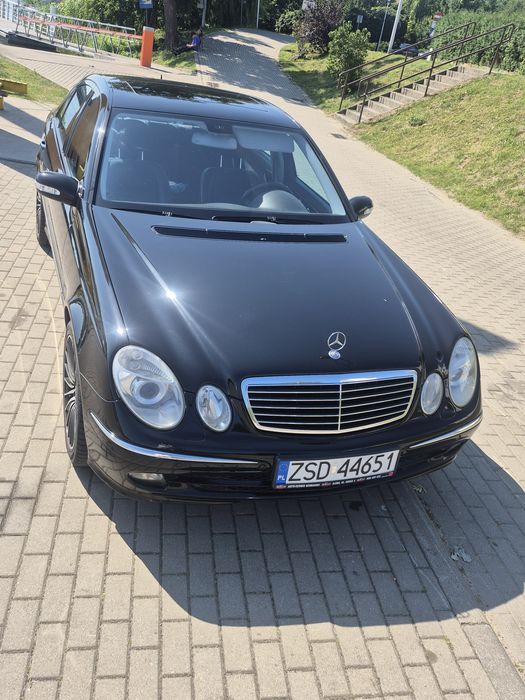 Mercedes E  W211  2.6.B super stan niski przebieg