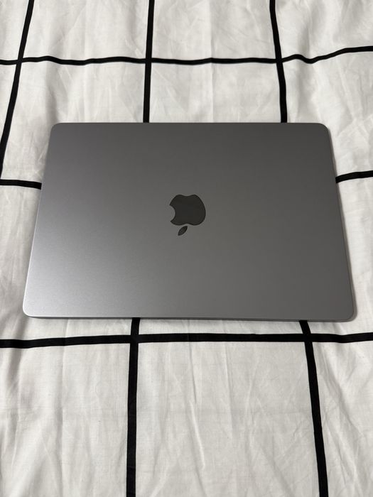 Macbook 13” Air M3 2024r. 24GB 512 GB