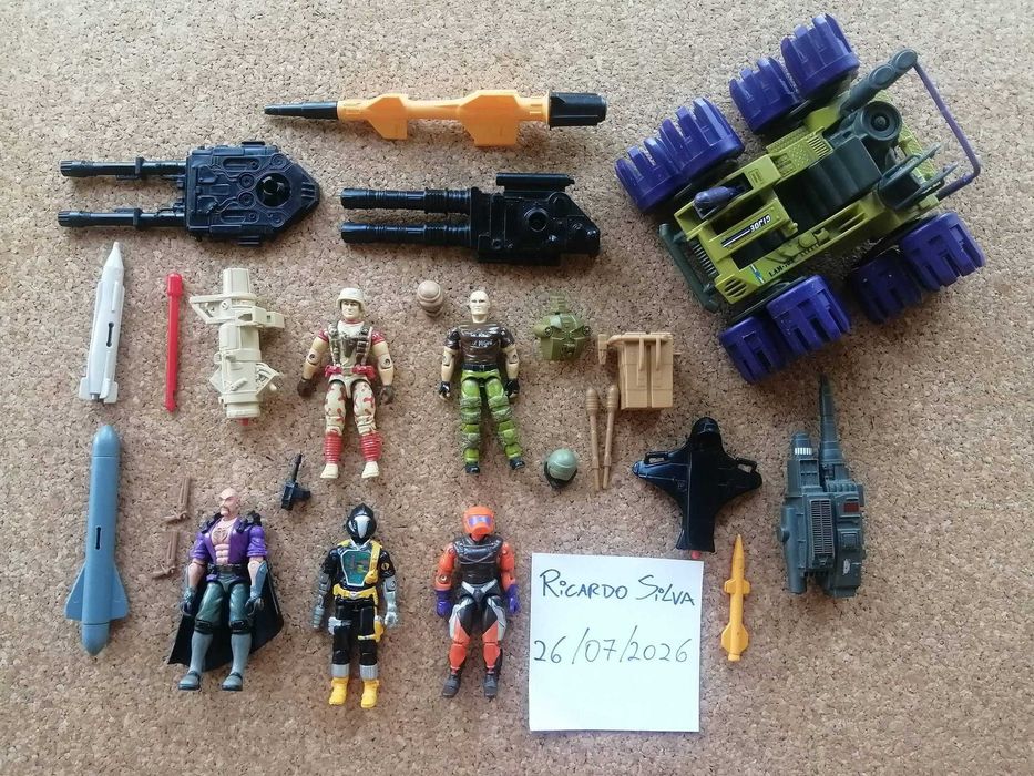 Conjunto Gi.I.Joe bonecos e veículo