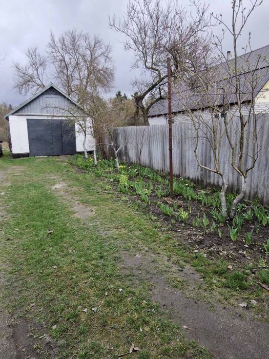 Продаж в с.Старому будиночок поруч центра села!