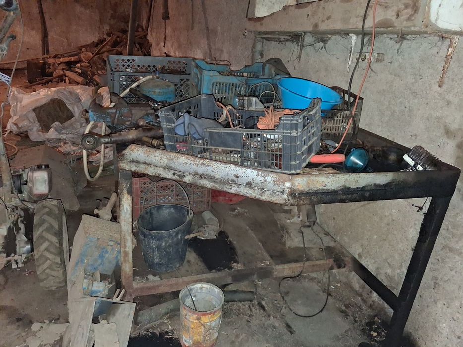 2 Mesas de trabalho com torno