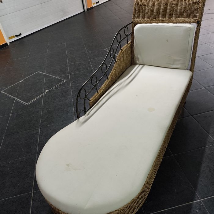 Espreguiçadeira chezlong  chair e estante em ferro e verga