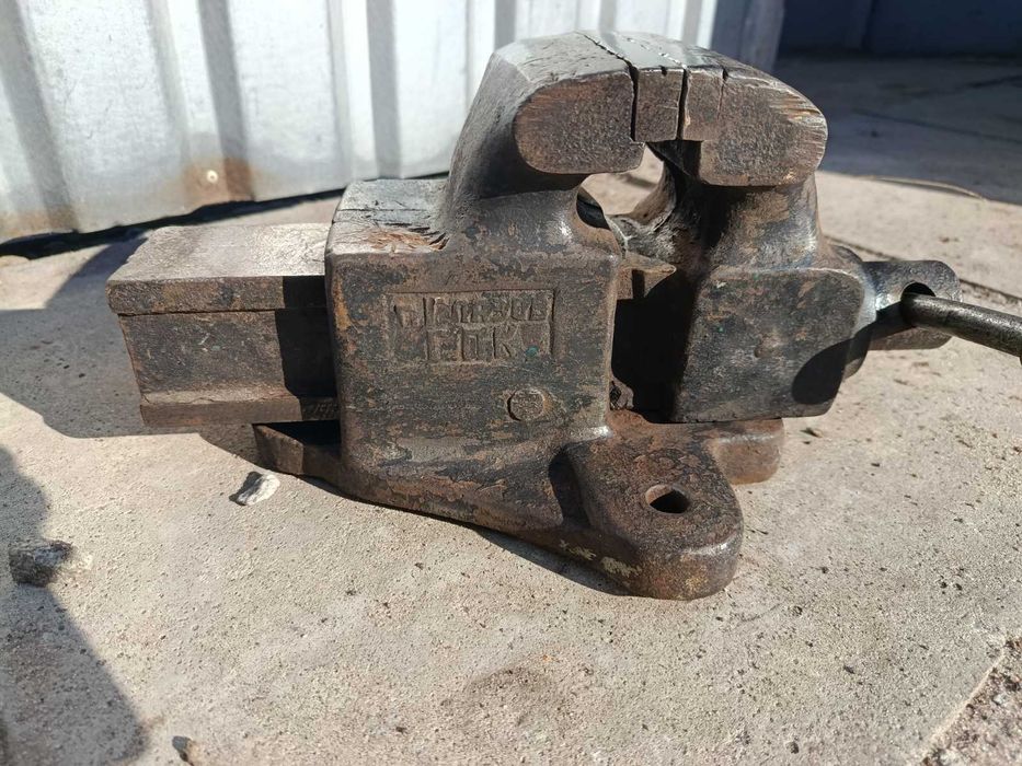 Тиски слесарные  СССР