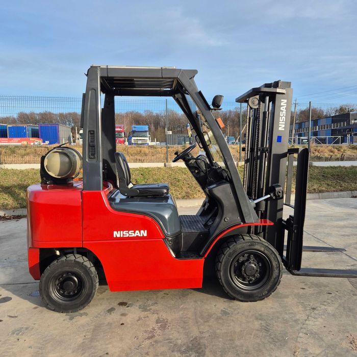 Погрузчик Nissan 2.5тон 2008р