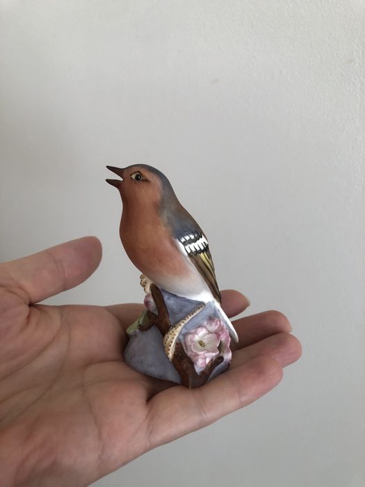 Статуетка пташка , Англія