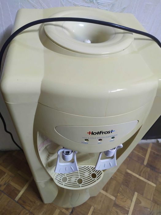 Кулер диспенсер для води Hotfrost V208 підлоговий з підстаканником