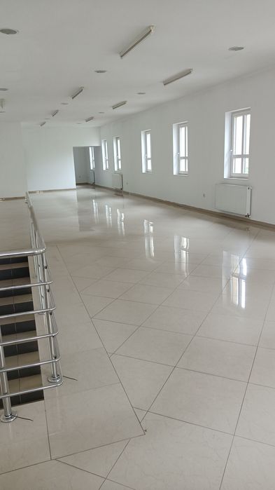 Do wynajęcia lokal 250m kw.  w Parczewie ul . Warszawska 10