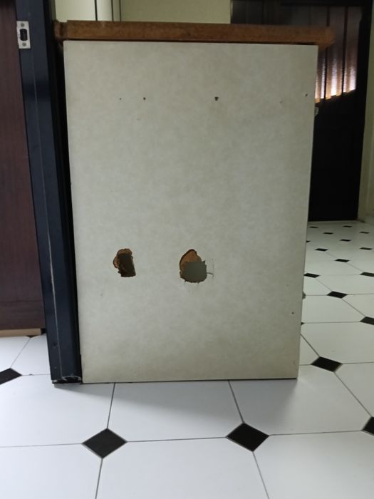 Mesa de cozinha encastrada em balcão
