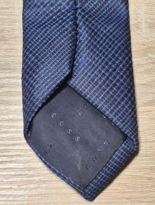 Оригінальний краваткa boss hugo boss (73% boBHa, 27% woBk). made in italy