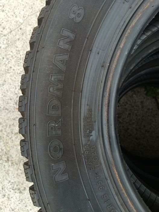 продам зимние шипованые шины NOKIAN