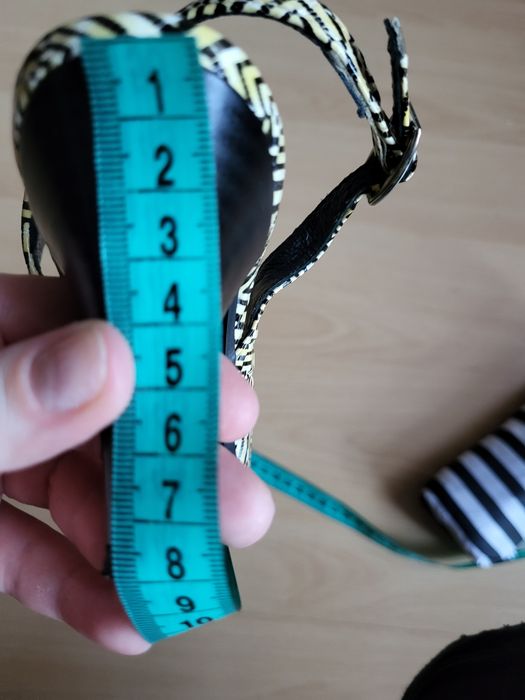 Buty z odkrytą piętą, Baldaccini, rozm. 35