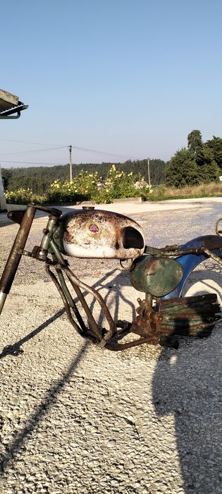 Moto antiga para coleção