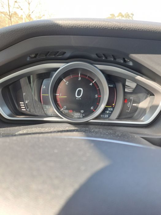 Venda volvo v40 D2 spor 1.6 diesel  7.750€ Porto