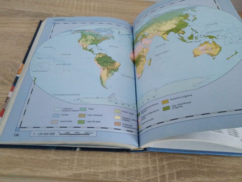 Podręczny atlas świata 2001 rok
