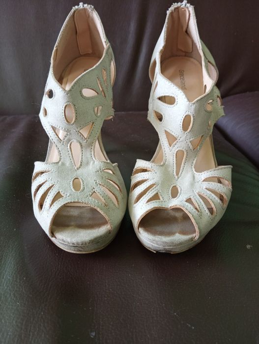 Buty na obcasie rozm. 40