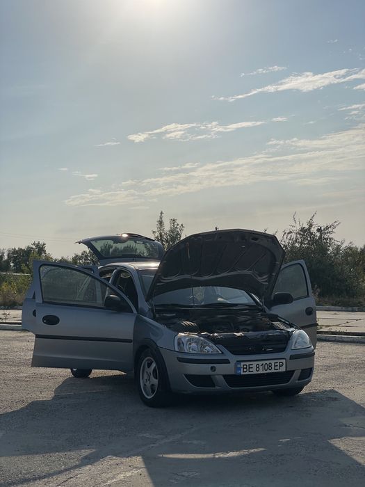 Opel corsa 2004 року