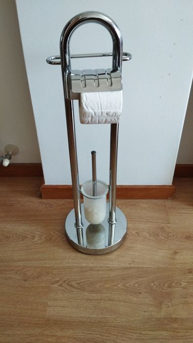 Suporte para toalha, papel e piaçaba