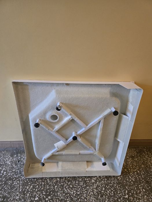 Brodzik nowy 80x80