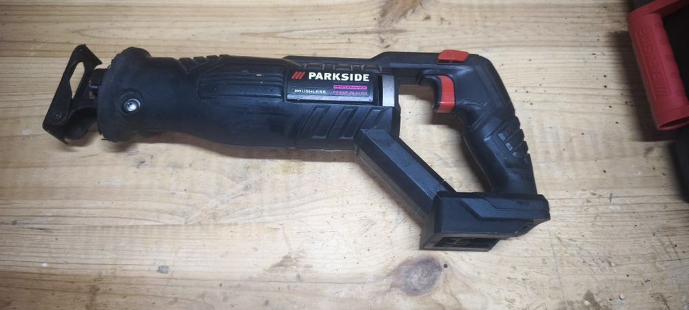 Serra Sabre Parkside Performance 20V (Brushless) - Para reparação/peças