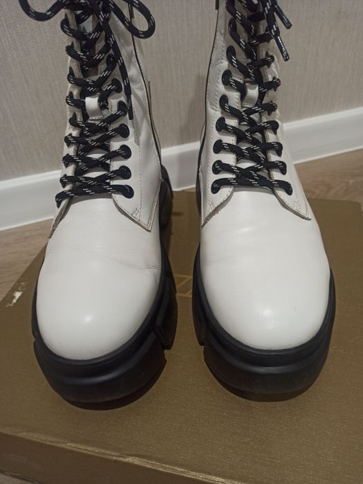 Демісезонні шкіряні черевики жіночі