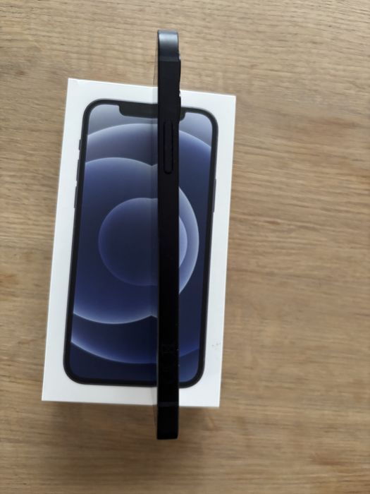 iPhone 12 szuka nowego właściciela!