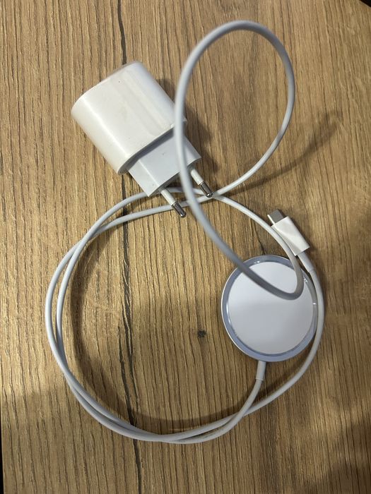 Зарядне айфон бездротова