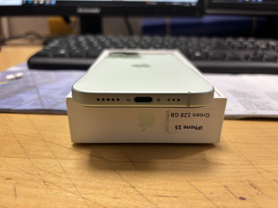 Iphone15 jak nowy