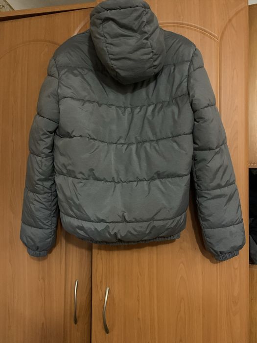 Курточка сірого кольору