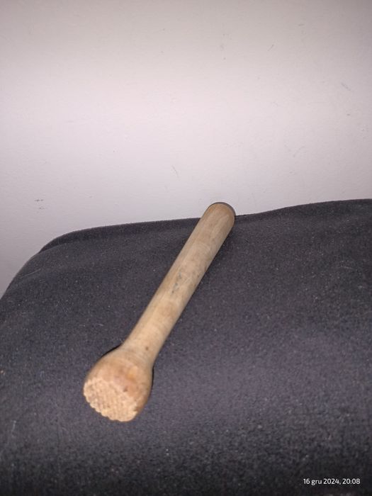 Stary Tłuczek Drewniany do czosnku