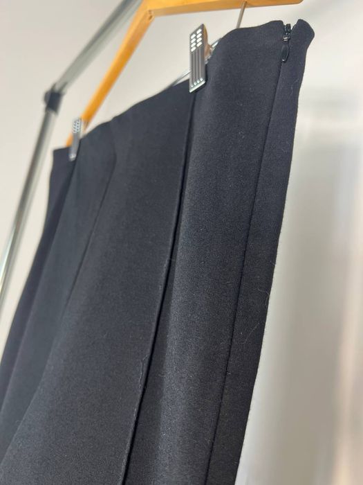 Штани-кльош Stradivarius Cropped Flare Hi-Rise у чорному