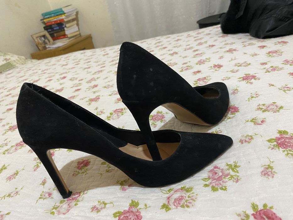 Sapatos em camurça