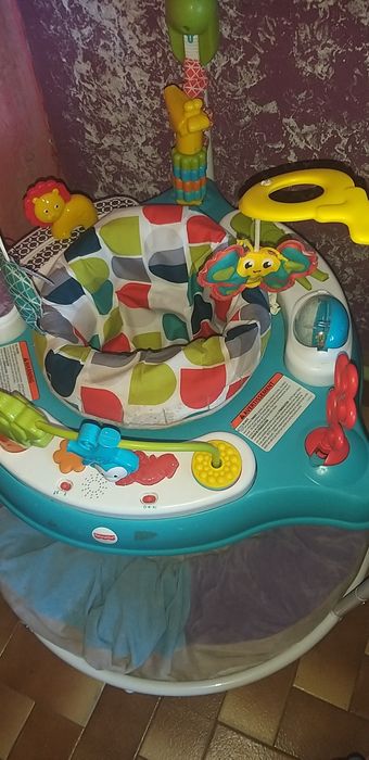 Saltitao Fisher price com oferta da mantinha de baixo