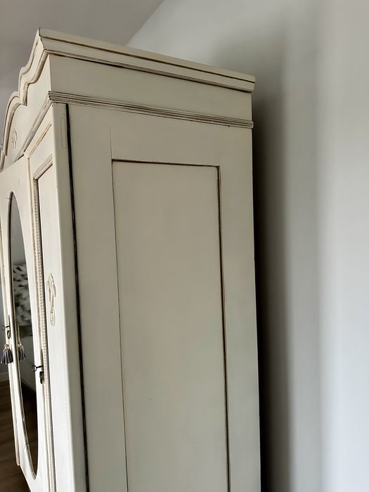 Przedwojenna szafa drewniana z lustrem, styl Ludwik, lite drewno