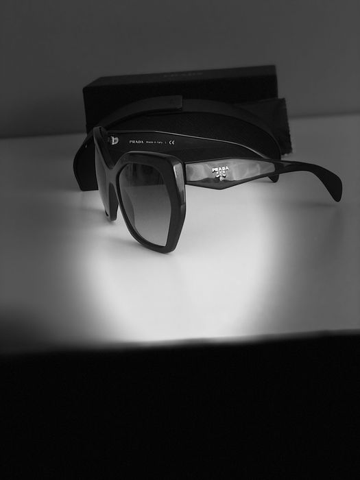 Okulary przeciwsłoneczne Prada