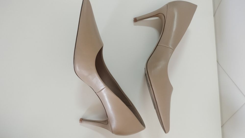 Sapatos de salto alto