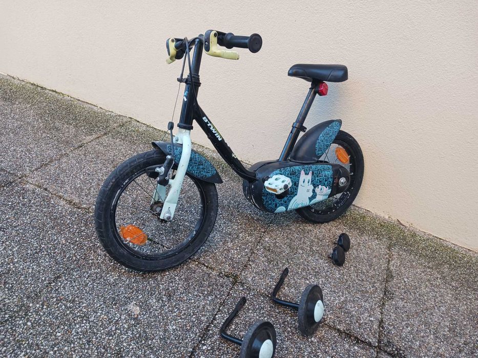 Bicicleta  para criança  em bom estado v