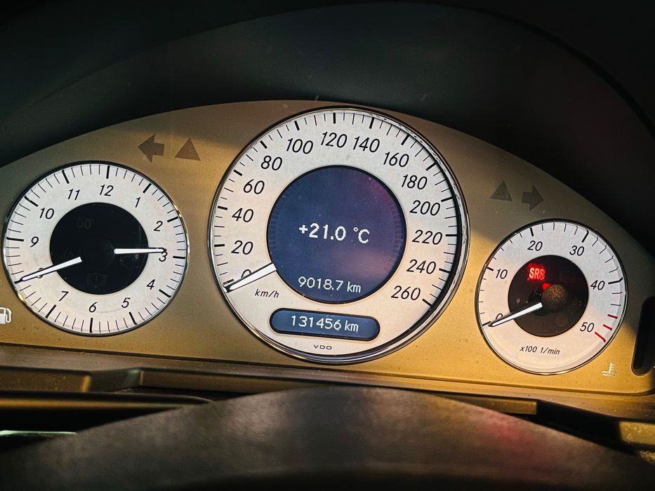 Mercedes-Benz E 220 — fotografia 12