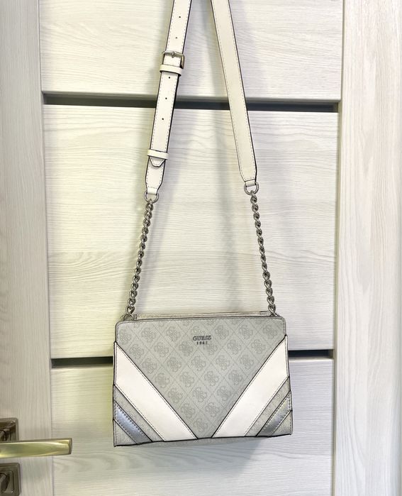 Torebka listonoszka Guess nowa