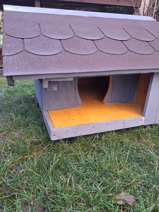 Buda dla psa ocieplana