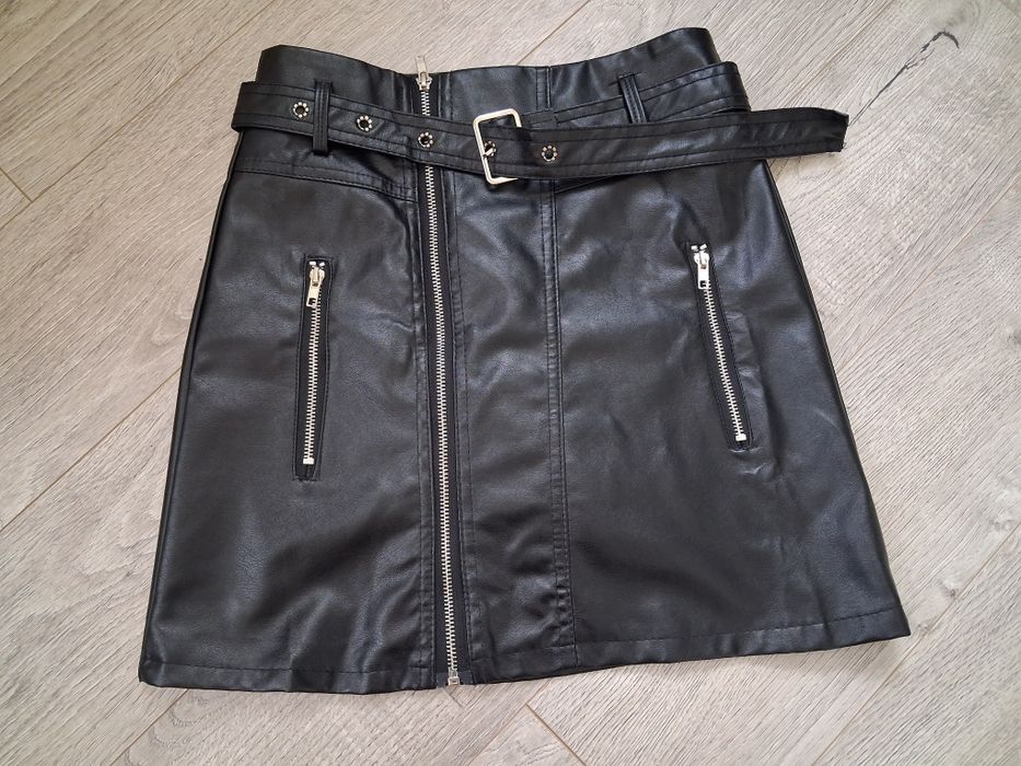 Жіноча спідниця в розмірі М