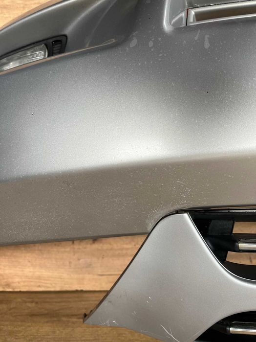 Zderzak przedni Kia Sedona