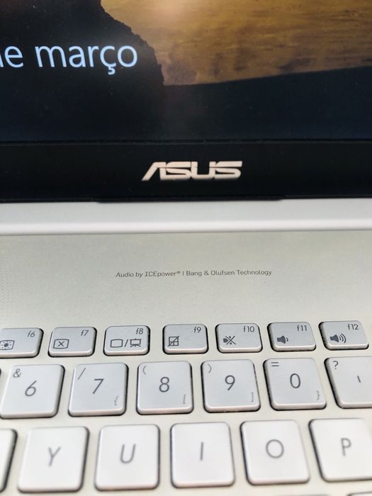 Portátil ASUS 15,6” 4K