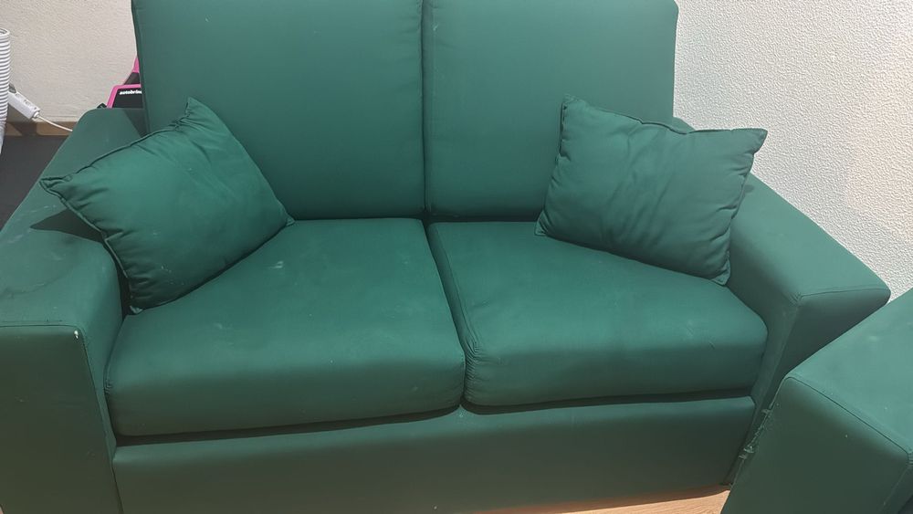 Vendo 2 sofás usados e com marcas de uso!!!