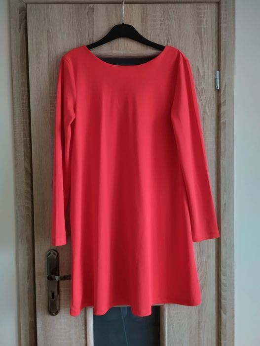 Czerwona prosta sukienka z długim rękawem Mohito wigilia sylwester M